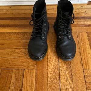 Dr Martens Women’s Luana Boot size 7